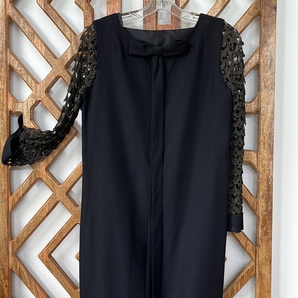 Vintage 1960’s Black Crepe W/ Crocheted Sleeves Cocktail Dress Size Small - Picture 6 of 17